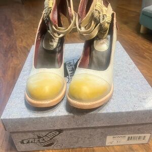 Freebird Bonnie Rare Yellow Snake Multi